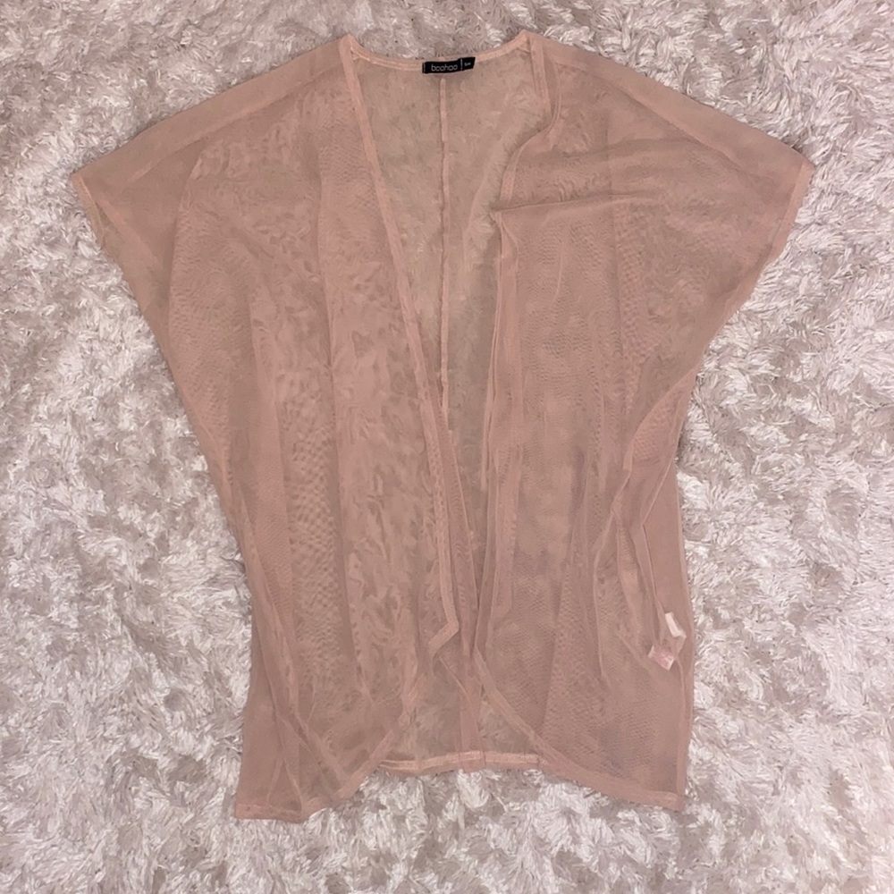 Flirty beige cardigan 🤍